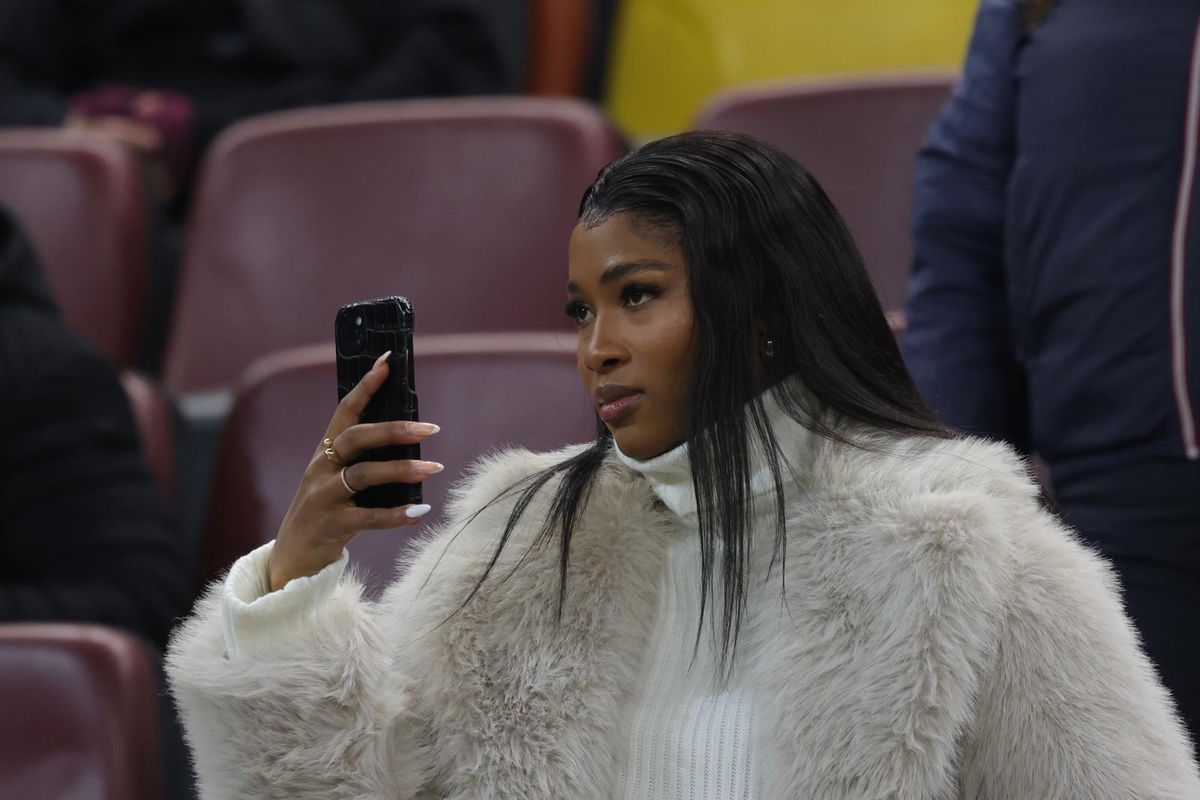 Mbali Malindi, iubita lui Siyabonga Ngezana, la meciul FCSB - Dinamo