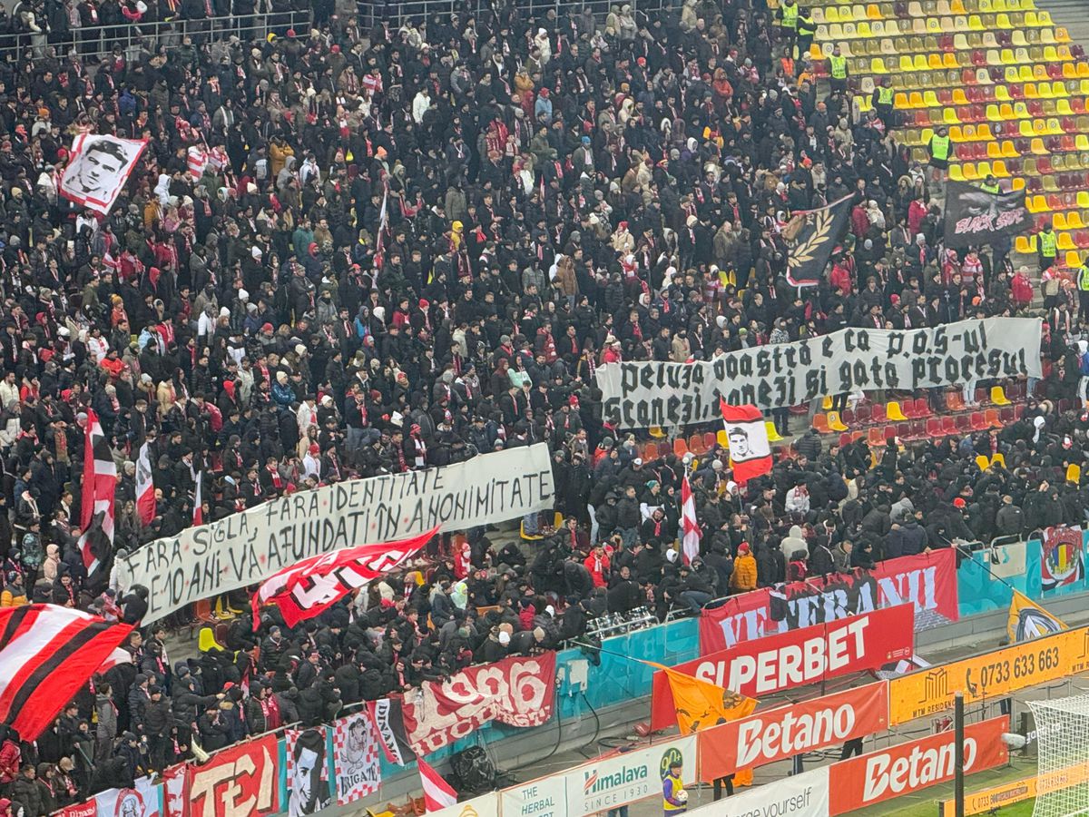 Toate mesajele galeriilor din FCSB - Dinamo » Ironii nemiloase ale fanilor: „Peluza voastră e ca POS-ul”