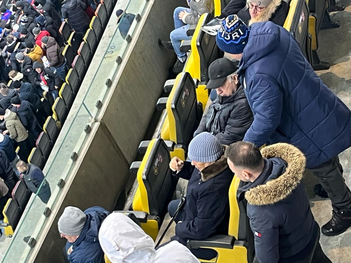 Cum a apărut Mircea Lucescu la FCSB - Dinamo + Ce alte nume mari au fost la derby