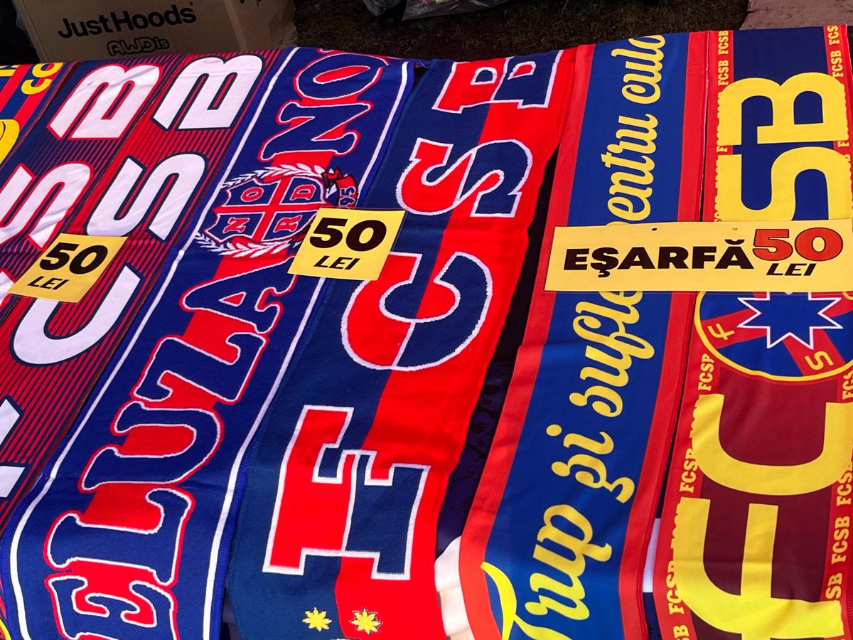 Eșarfele pe care le vinde Peluza Nord înainte de derby-ul cu Dinamo » Mesaje împotriva lui Dinamo