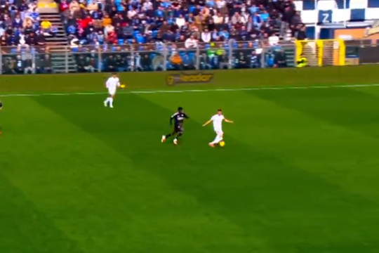 Amir Rrahmani (30 de ani), fundașul central de la Napoli, a fost autorul unui autogol caraghios în partida de pe terenul lui Como, din runda #26 din Serie A. Meciul a început la 13:30 și este în desfășurare.