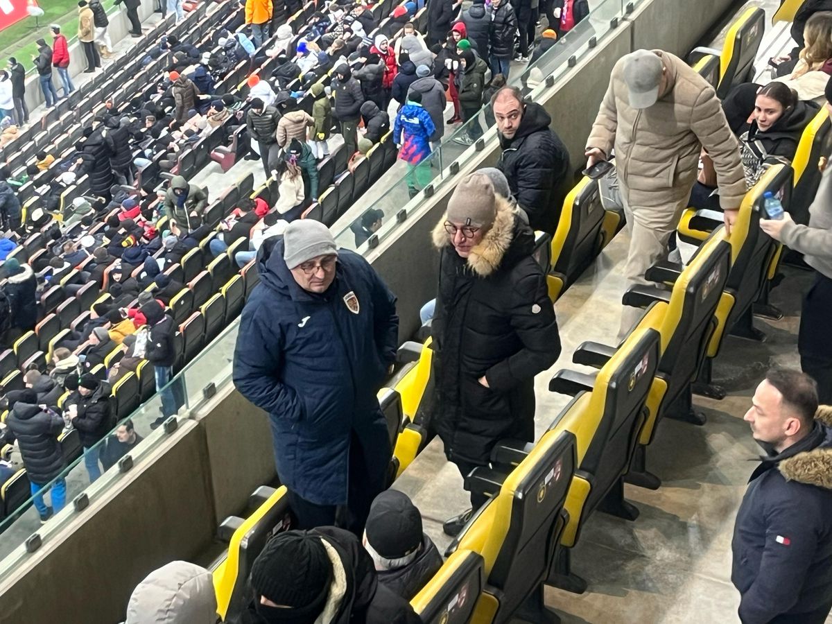 Cum a apărut Mircea Lucescu la FCSB - Dinamo + Ce alte nume mari au fost la derby