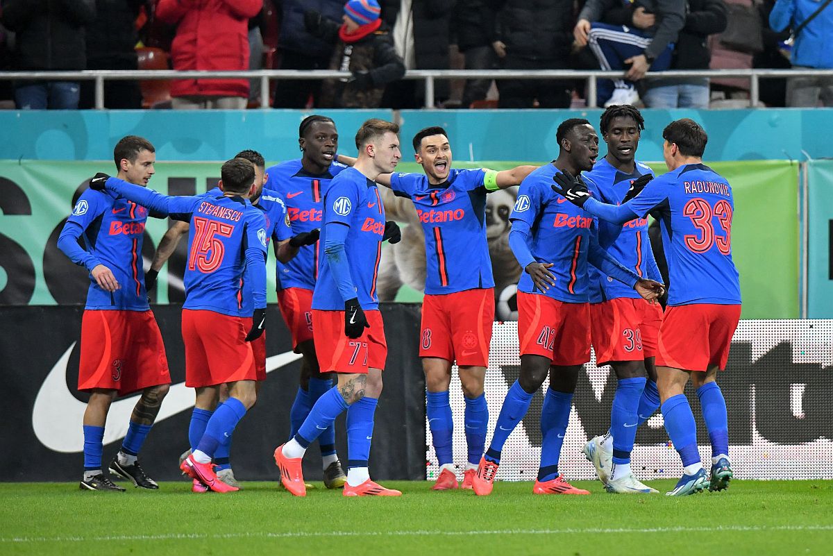 FCSB - Dinamo 2-1 » FCSB are cu ce și cu cine, Dinamo atât poate! „Remontada” în Derby de România, iar roș-albaștrii revin pe primul loc