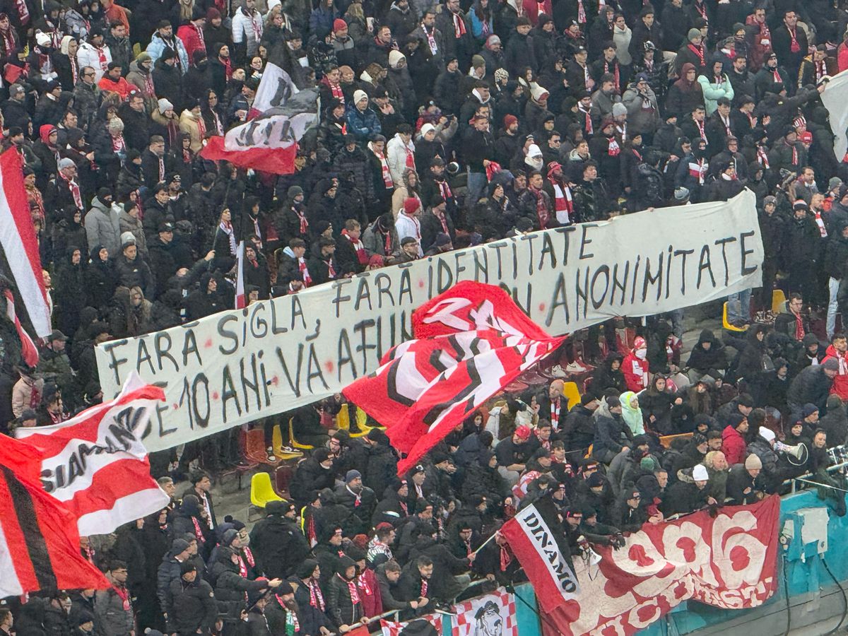 Toate mesajele galeriilor din FCSB - Dinamo » Ironii nemiloase ale fanilor: „Peluza voastră e ca POS-ul”