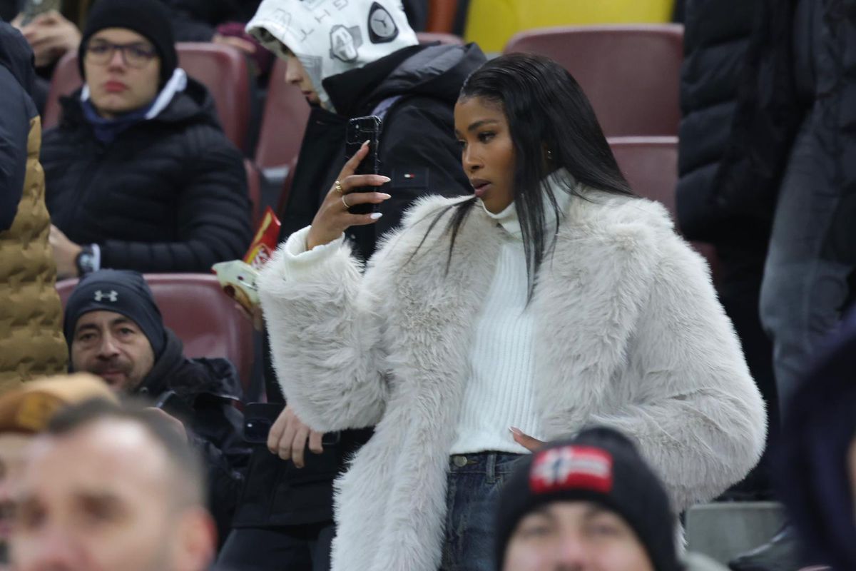 Mbali Malindi, iubita lui Siyabonga Ngezana, la meciul FCSB - Dinamo