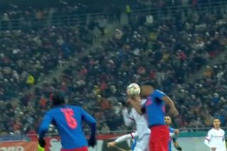 Dinamo, privată de un penalty contra FCSB-ului?! Verdictul specialistului + Becali e contra tuturor: „Voi și Avram greșiți!”