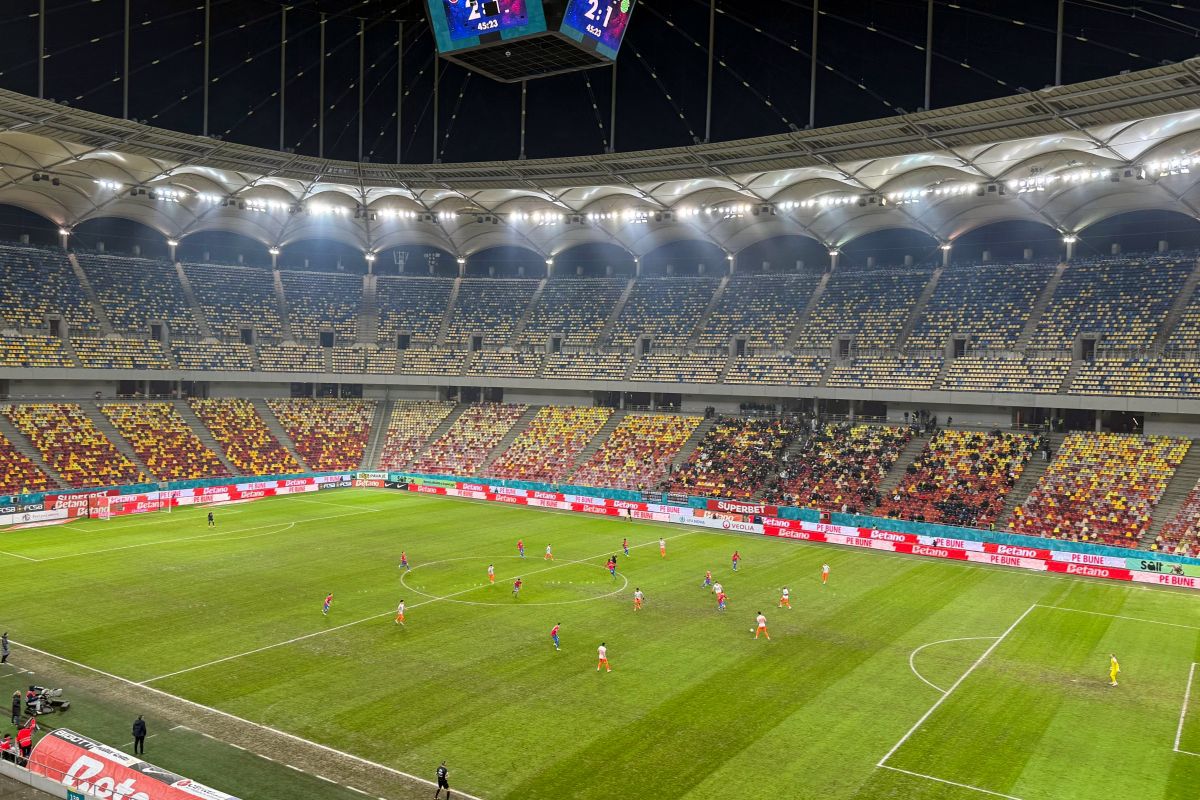 FCSB, părăsită de fani! Cu șanse infime la play-off, roș-albaștrii au înregistrat cea mai slabă asistență din acest sezon