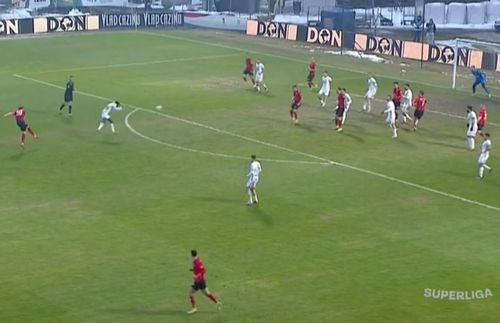 Răzvan Trif a marcat un „eurogol” în Csikszereda - Hermannstadt / Sursă foto: Captură Prima Sport 1