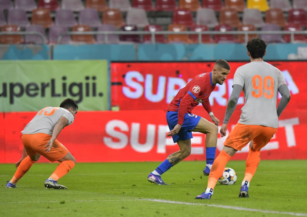 Darius Olaru a pasat perfect, David Miculescu s-a distrat cu portarul de la Metaloglobus » Cum s-a marcat golul care a adus liniștea pentru FCSB