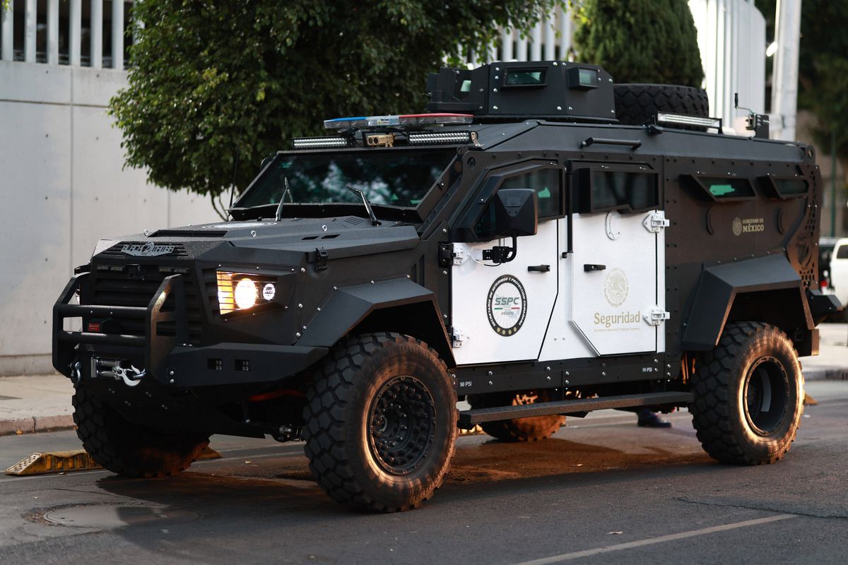 Haos nemaivăzut în Mexic » După uciderea lui „El Mencho”, oamenii nu mai pot ieși din case! Dezastru pe străzi, meciuri amânate, panică în stadion