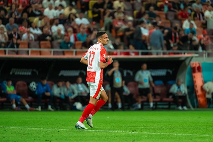 Georgi Milanov, în timpul partidei cu Farul din tur // foto: Imago Primul jucător care pleacă de la Dinamo în vară: este unul dintre cei mai vechi jucători din lot