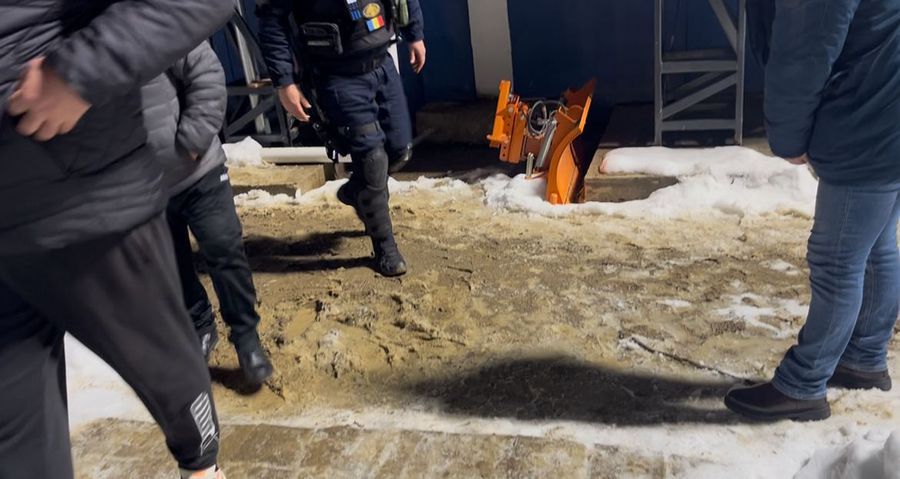 Ce nu s-a văzut la TV în Unirea Slobozia - Universitatea Craiova: „Du-te, bă, de aici, că ești om bătrân!”