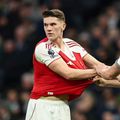 Radu Drăgușin (în duel cu Viktor Gyokeres) nu a reușit să confirme încrederea acordată / FOTO: Getty Images