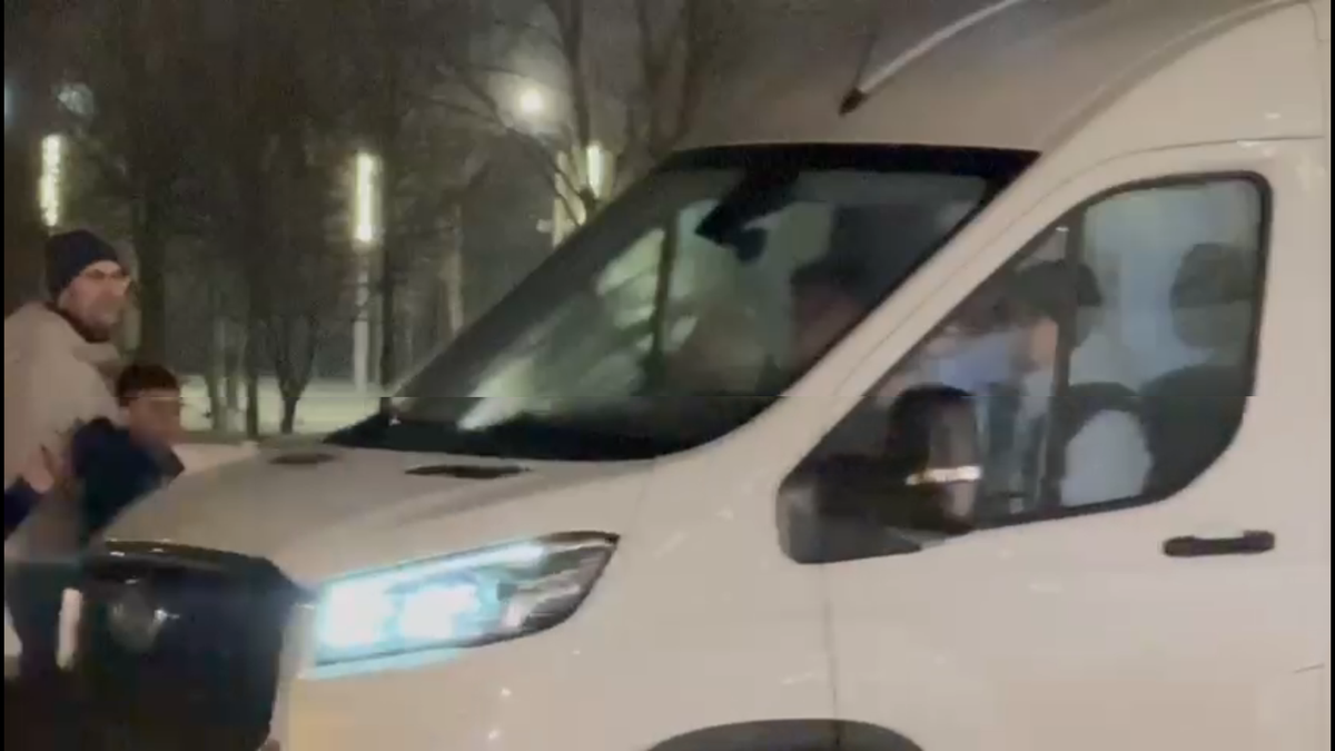 Darius Olaru a plecat cu duba de echipamente de la stadion