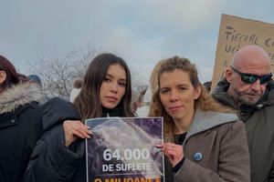 Teodora Stoica și Ionuț Lupescu, printre persoanele ieșite în stradă la manifestația din fața Parlamentului: „M-am întors acasă cu o greutate în piept”