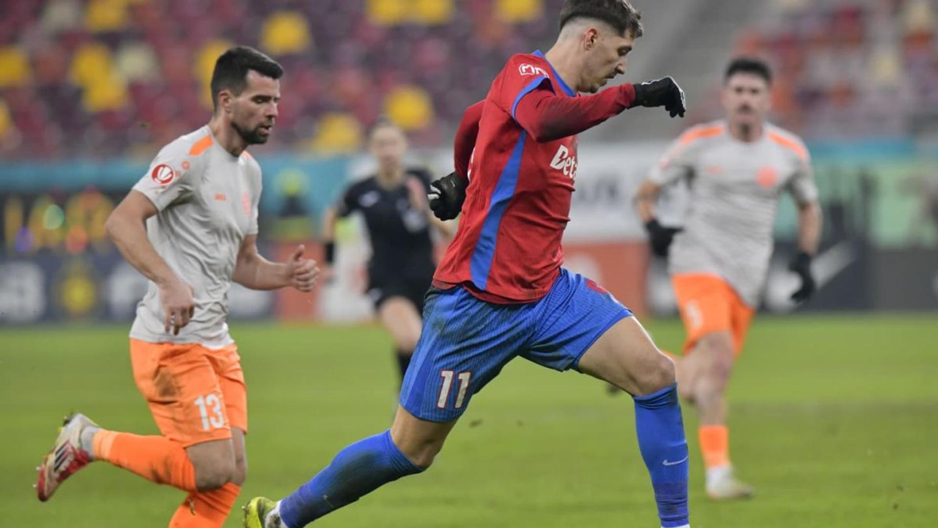 David Miculescu marchează golul pentru FCSB după o pasă decisivă a lui Darius Olaru în meciul din Superliga România pe Arena Națională. | sursa foto: Gazeta Sporturilor