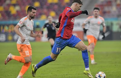 Darius Olaru a pasat perfect, David Miculescu s-a distrat cu portarul de la Metaloglobus » Cum s-a marcat golul care a adus liniștea pentru FCSB