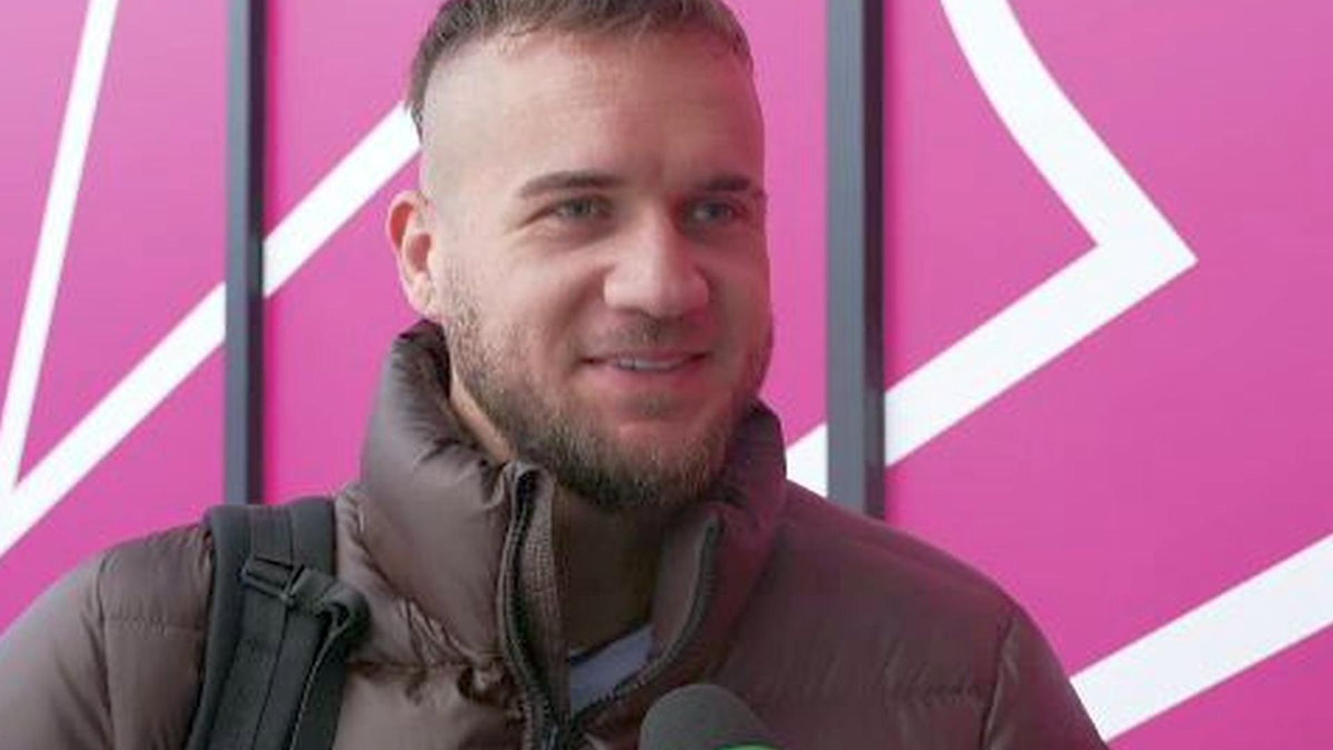 George Pușcaș în echipamentul de antrenament Dinamo, pregătindu-se pentru recuperarea după pubalgie ca atacant principal al echipei. | sursa foto: Gazeta Sporturilor