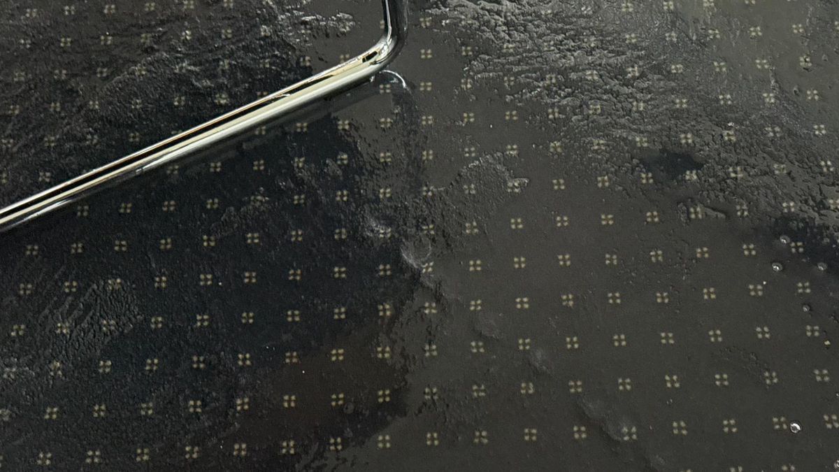 Arena Națională se degradează alarmant! Dezastru la un studio TV și în zona VIP » Imagini halucinante: plouă din tavan, miros pregnant de mucegai