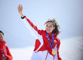 Eileen Gu, moment emoționat după ce a obținut aurul olimpic: „Tocmai am aflat că bunica mea a murit”