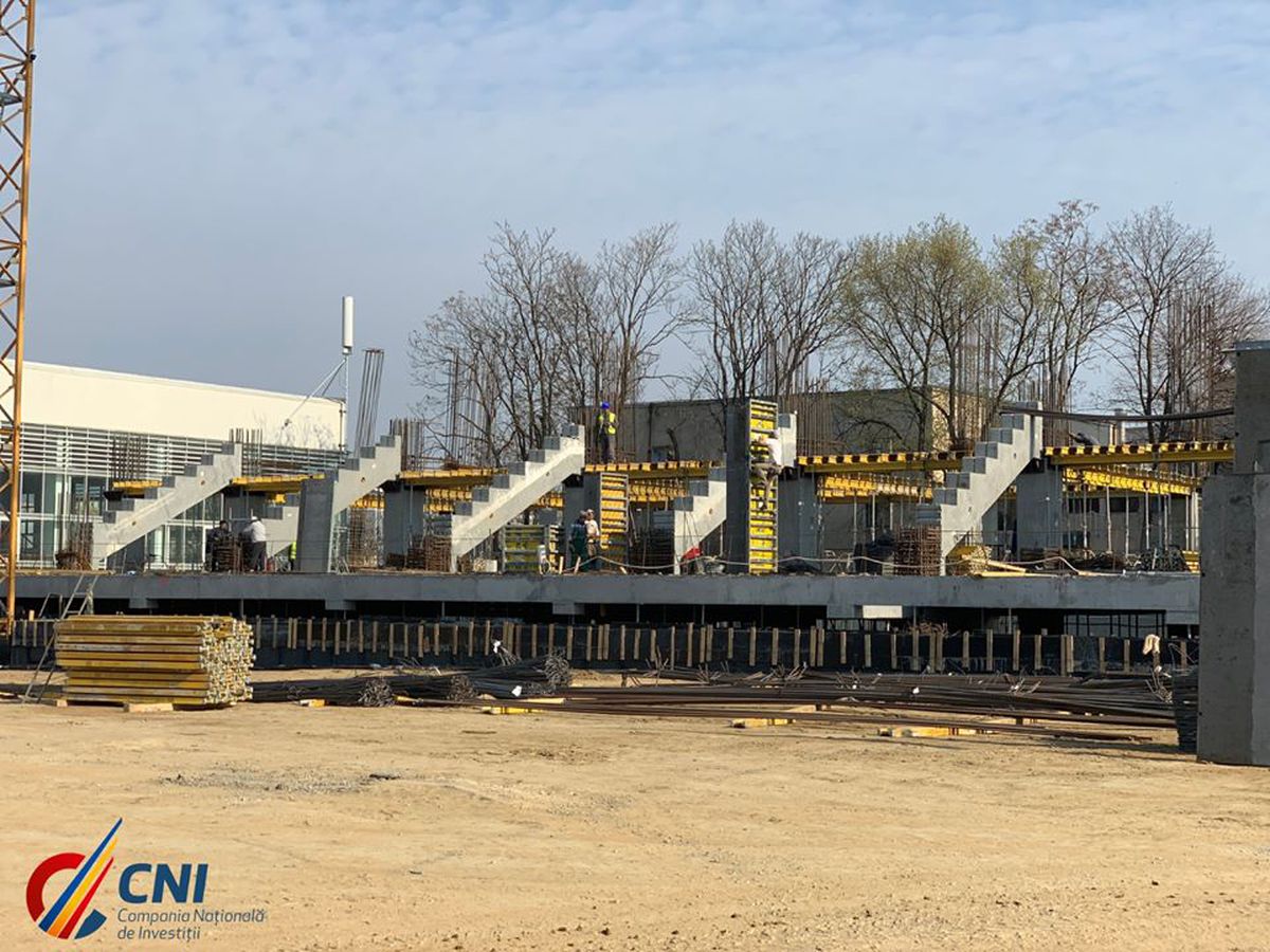 VIDEO. Vietnamezii de la stadioanele Ghencea și Giulești nu se tem de COVID-19: „Pe șantiere nu există riscuri”