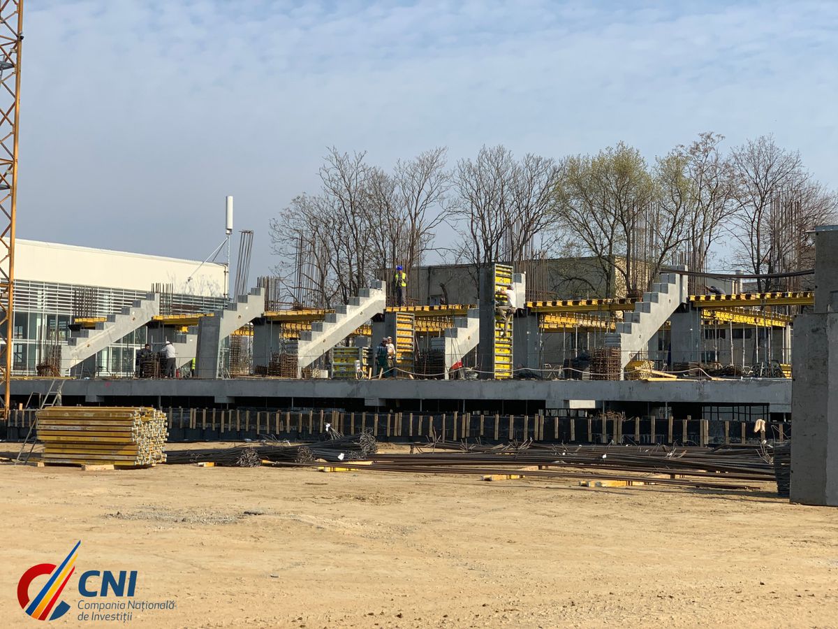 VIDEO. Vietnamezii de la stadioanele Ghencea și Giulești nu se tem de COVID-19: „Pe șantiere nu există riscuri”