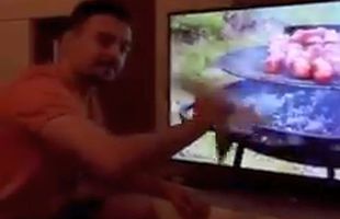 VIDEO Cu ce se ocupă steliștii: Adrian Petre savurează un grătar virtual, Ionuț Panțâru face abdomene cu iubita :D