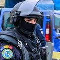 Mașinile Jandarmeriei circulă noaptea pe străzi