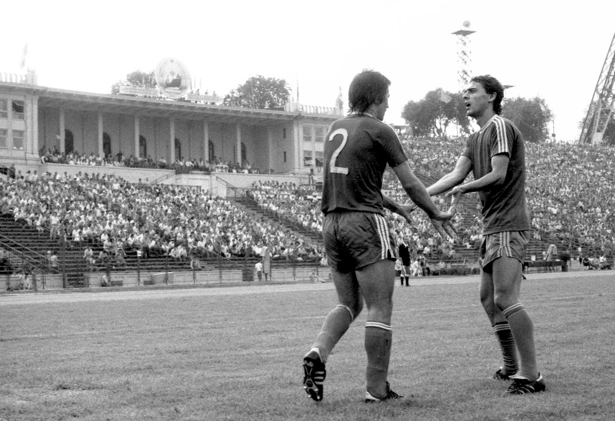 Cum au fost create marile echipe ale anilor '80? » Episodul 1: Craiova Maxima - poveștile extraordinare ale celor 14 titulari