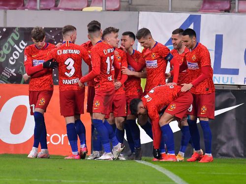 Jucătorii lui FCSB au câștigat partida cu CFR Cluj din Liga 1, scor 3-0 FOTO FCSB