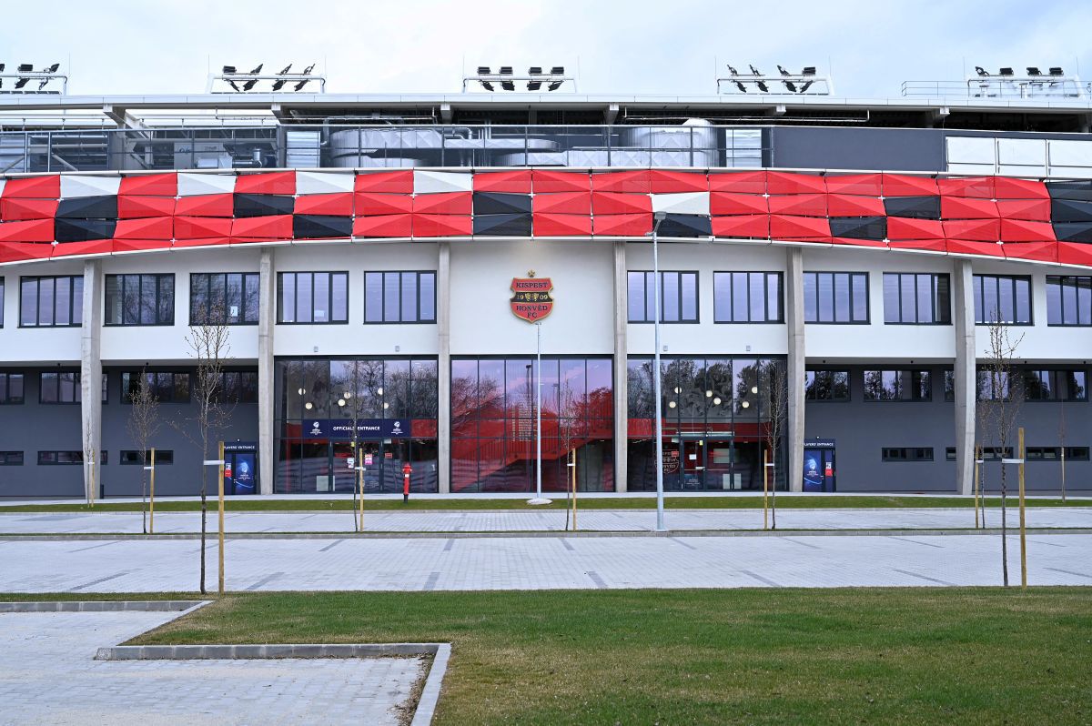 Am mers să vedem cum arată „bijuteria” de 40 de milioane de euro pe care o inaugurează „naționala” » Dotare curioasă: pasarelă de 20 de metri pentru oaspeți