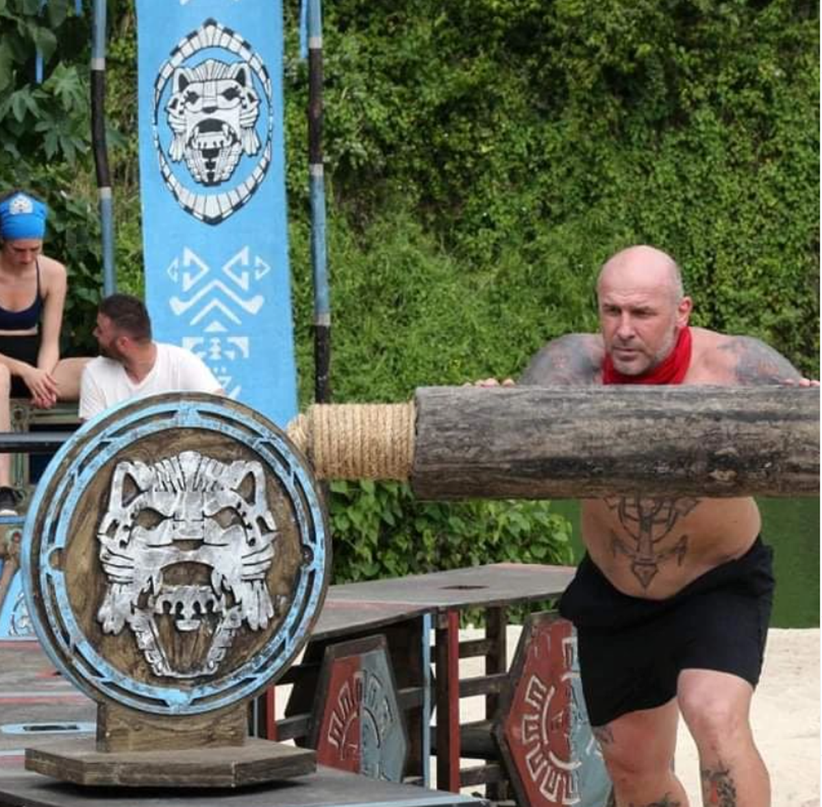 Răspunsuri controversate date de Zmărăndescu » Ce vedete a vrut să bată și cu ce cântăreață celebră ar vrea să aibă o aventură