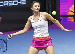Irina Begu revine de la 0-1 la seturi și se califică în turul II la Miami » Urmează un duel de gală cu #5 WTA