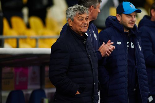 Mircea Lucescu, tehnicianul lui Dinamo Kiev, în vârstă de 76 de ani și 8 luni, a urcat pe locul 1 în topul „bătrânilor”, după ce francezul Roger Lemerre (80 de ani) și-a dat demisia de la clubul tunisian ES Sahel.