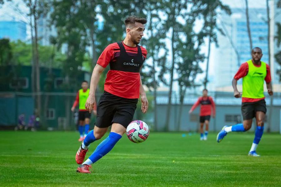 Ronaldo Deaconu Un „tricolor” i-a dat replica lui Hagi și se ia de Iordănescu: „Dacă-s invizibil, mă autopropun! Singura șansă e să joc pentru Moldova, că oricum îmi plac moldovencele”