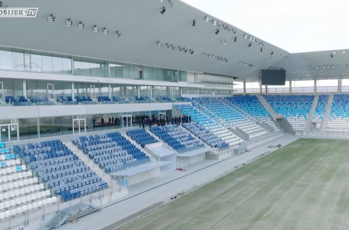 Guvernul maghiar a mai ridicat un stadion de 5 stele în afara țării » Imagini spectaculoase cu proiectul de 65 de milioane de euro