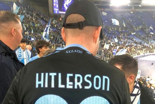 Fanul lui Lazio care a purtat tricoul cu „Hitlerson” a fost identificat // sursă foto: Twitter