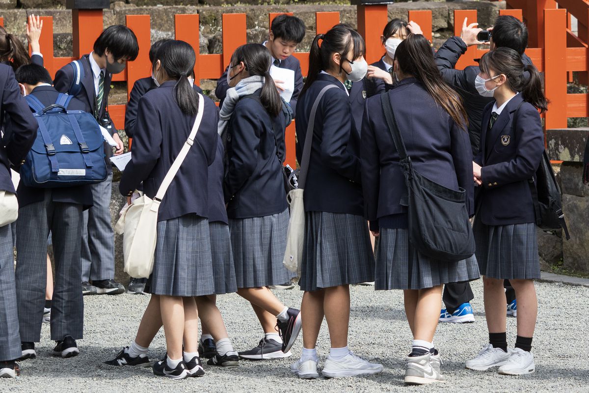 Bine aţi venit în viitor! Fotoreportaj GSP în metropola din lume cu cei mai mulţi oameni: fără maşini, cu metrouri automatizate şi oraşe subterane + Cum se trăieşte un meci de baseball în Japonia