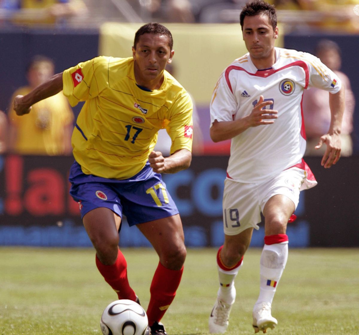 Așa a fost ultima oară când am întâlnit Columbia » 11 imagini despre care nu știai că mai există! Ziua în care vedetele Diviziei A s-au luat la trântă cu sud-americanii