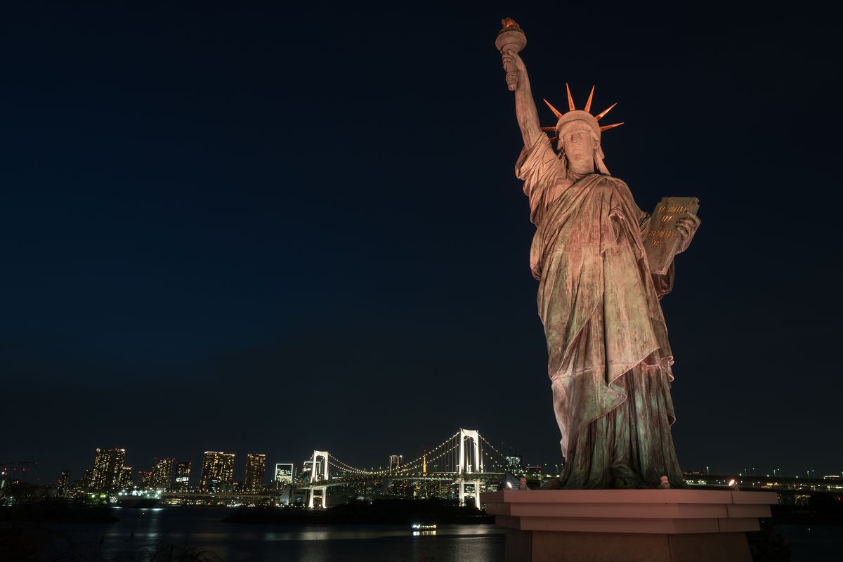 Bine aţi venit în viitor! Fotoreportaj GSP în metropola din lume cu cei mai mulţi oameni: fără maşini, cu metrouri automatizate şi oraşe subterane + Cum se trăieşte un meci de baseball în Japonia