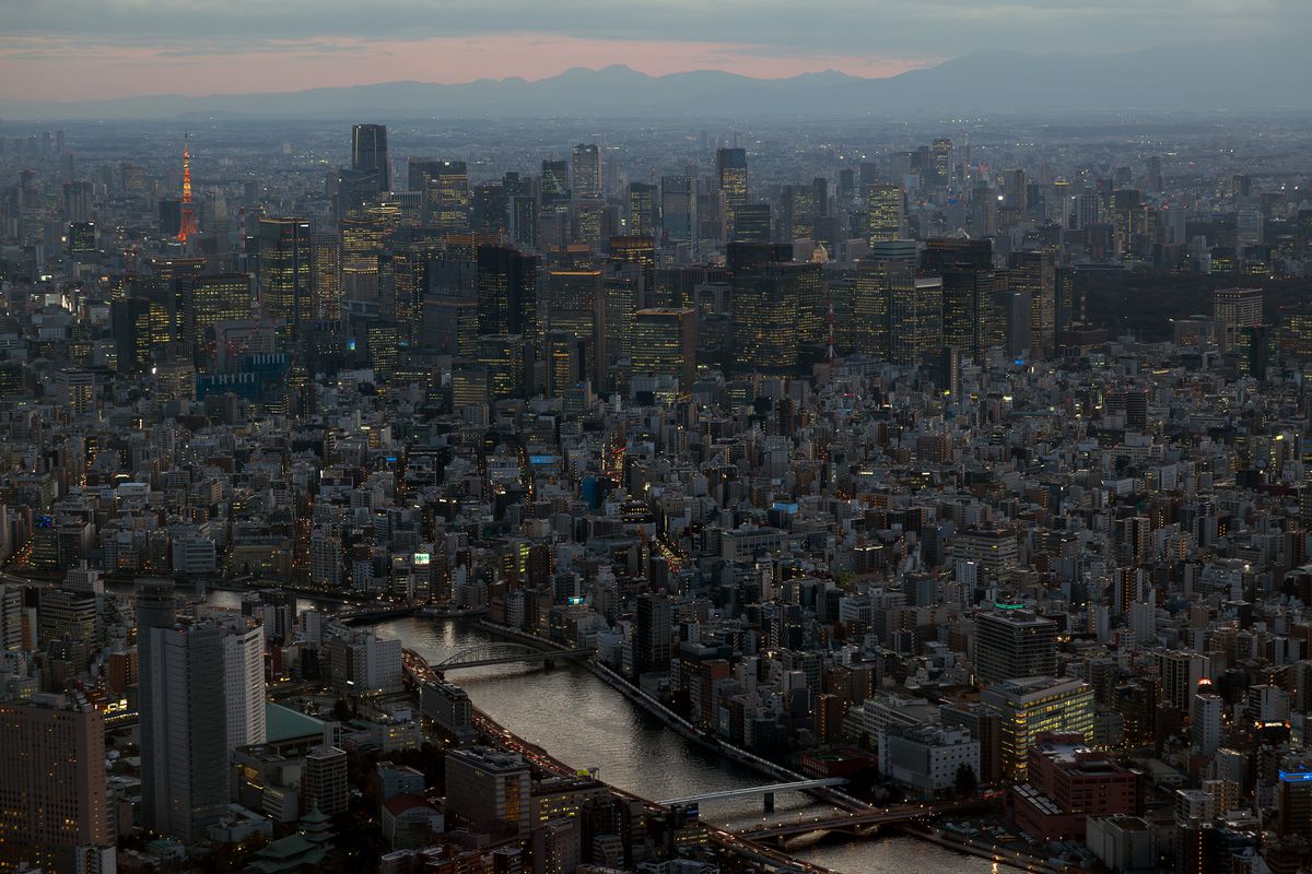 Bine aţi venit în viitor! Fotoreportaj GSP în metropola din lume cu cei mai mulţi oameni: fără maşini, cu metrouri automatizate şi oraşe subterane + Cum se trăieşte un meci de baseball în Japonia