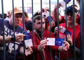 UEFA îi va despăgubi pe suporterii lui Liverpool care au reclamat haosul de la finala Ligii Campionilor din Paris