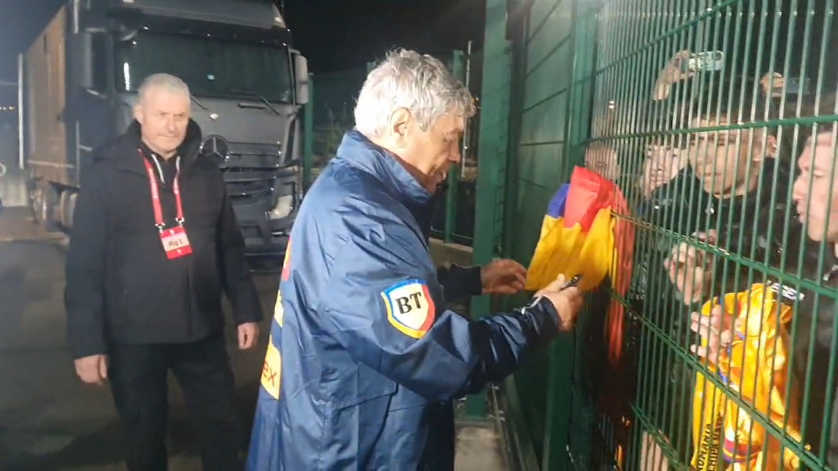 Imagini în oglindă la 14 ani distanță » Același gard, alt selecționer: Mircea Lucescu le-a făcut pe plac fanilor, care au primit cadouri