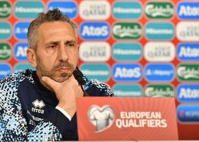 „Veniți să mai luați un Compagno!” » Selecționerul lui San Marino a profitat în conferință și a făcut un îndemn către cluburile din România