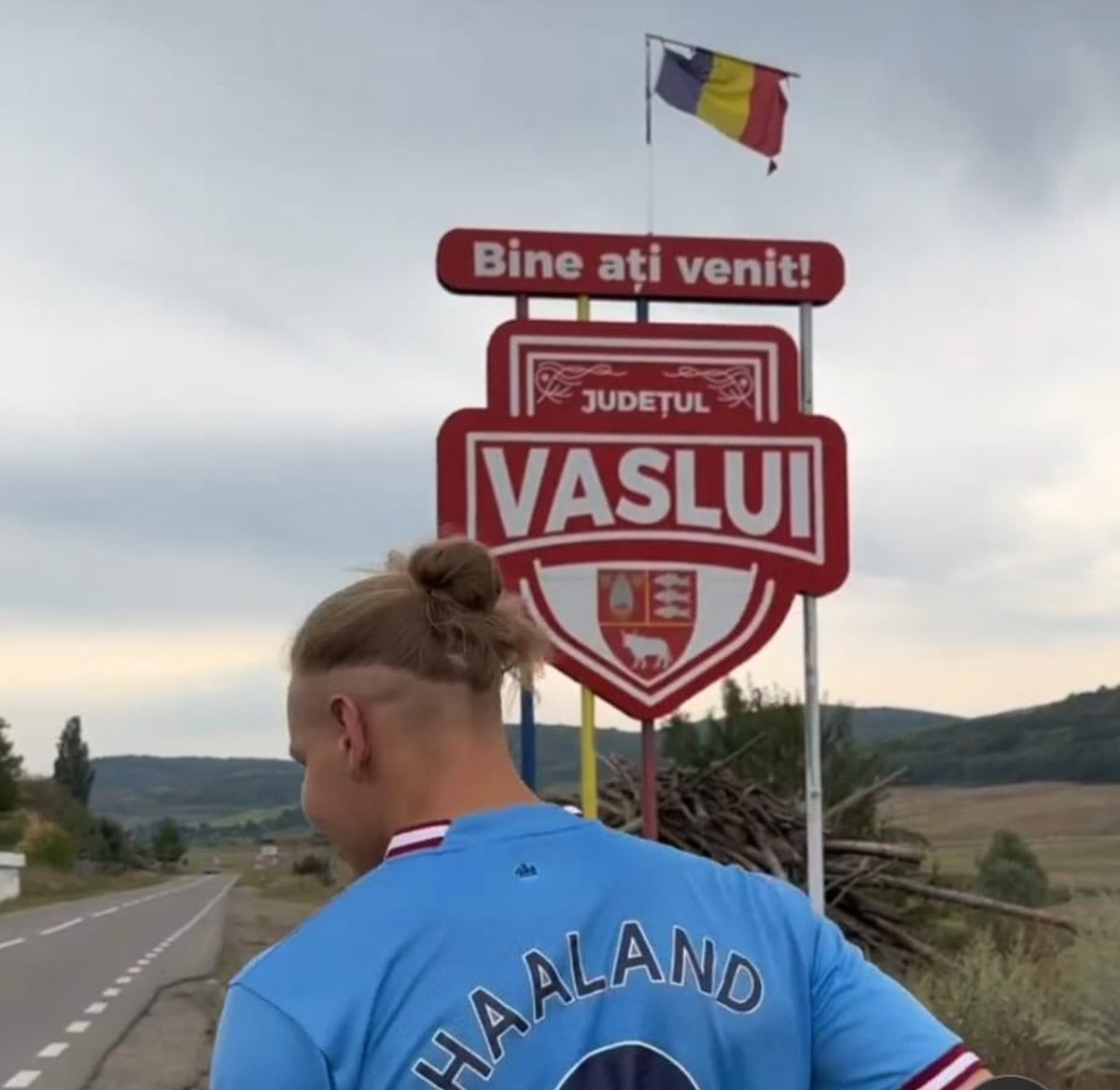 Erling Haaland după o lună în Moldova » Scene tari la Chișinău! Sosia norvegianului a ajuns lângă starul lui City: ce a urmat