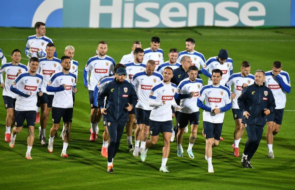 Gestul făcut de sponsorii naționalei în momentul în care Lucescu și jucătorii au apărut la antrenament + „peluza” de pe deal. Scene inedite surprinse de reporterii GSP