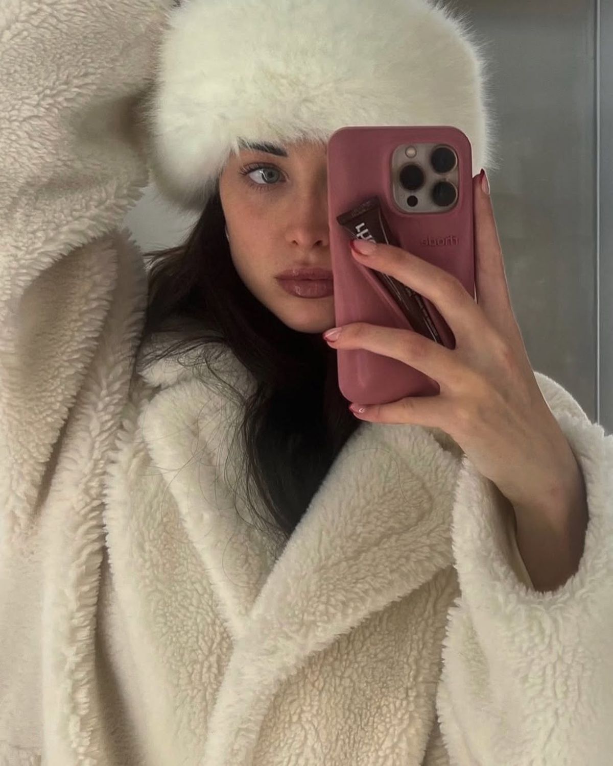 Anna a devenit doctoriță cu acte în regulă și a sărbătorit cu soțul fotbalist: „Nu știam dacă voi termina examenele la timp! Femeilor, visați măreț!”