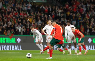 „Cristiano a executat într-un mod scandalos” » Portughezii nu l-au iertat pe Ronaldo pentru penalty-ul irosit cu Danemarca