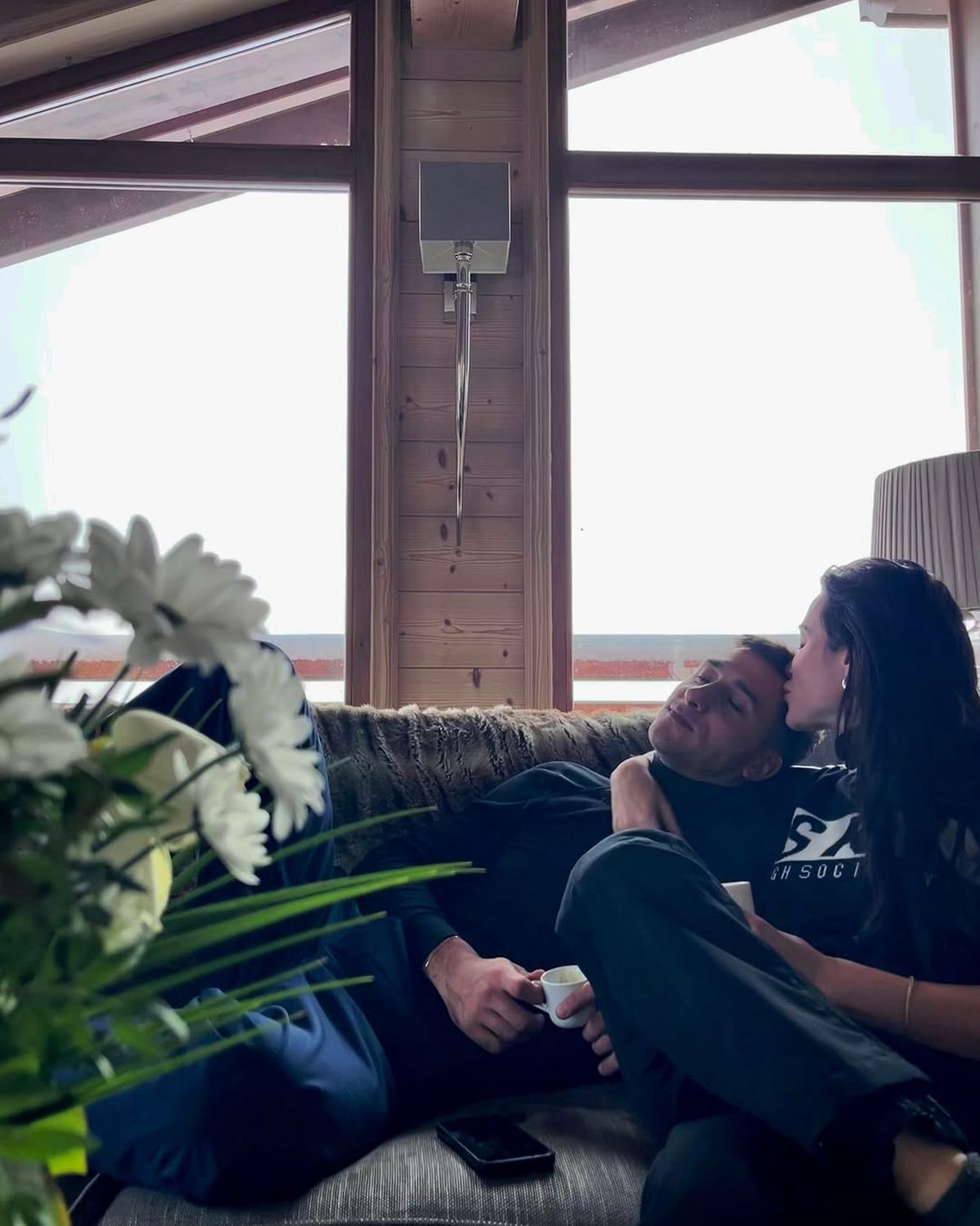 Anna a devenit doctoriță cu acte în regulă și a sărbătorit cu soțul fotbalist: „Nu știam dacă voi termina examenele la timp! Femeilor, visați măreț!”