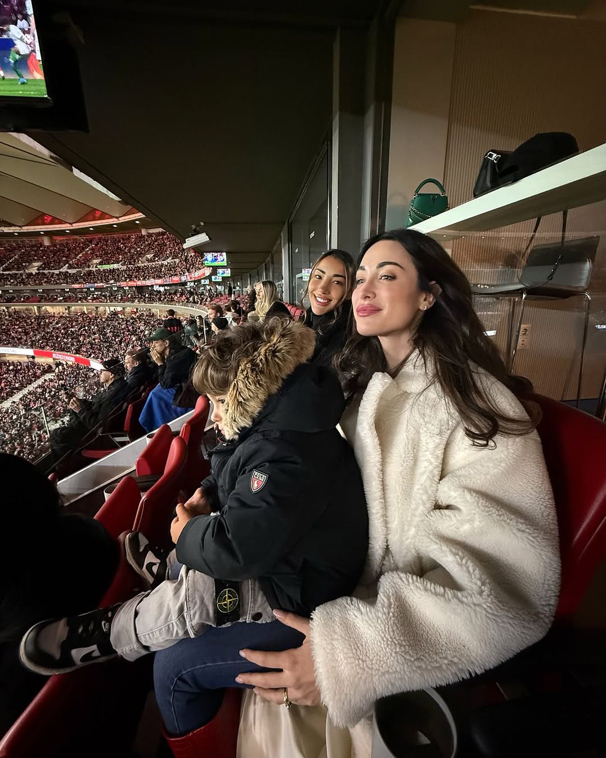 Anna a devenit doctoriță cu acte în regulă și a sărbătorit cu soțul fotbalist: „Nu știam dacă voi termina examenele la timp! Femeilor, visați măreț!”